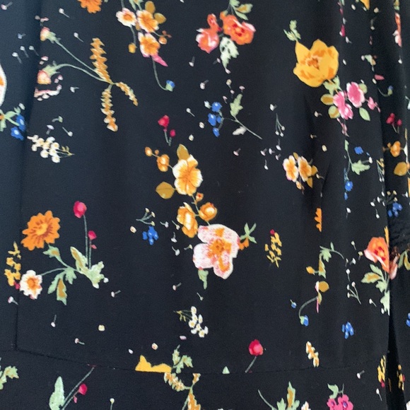 Black flower pattern long sleeve dress - Picture 8 of 8